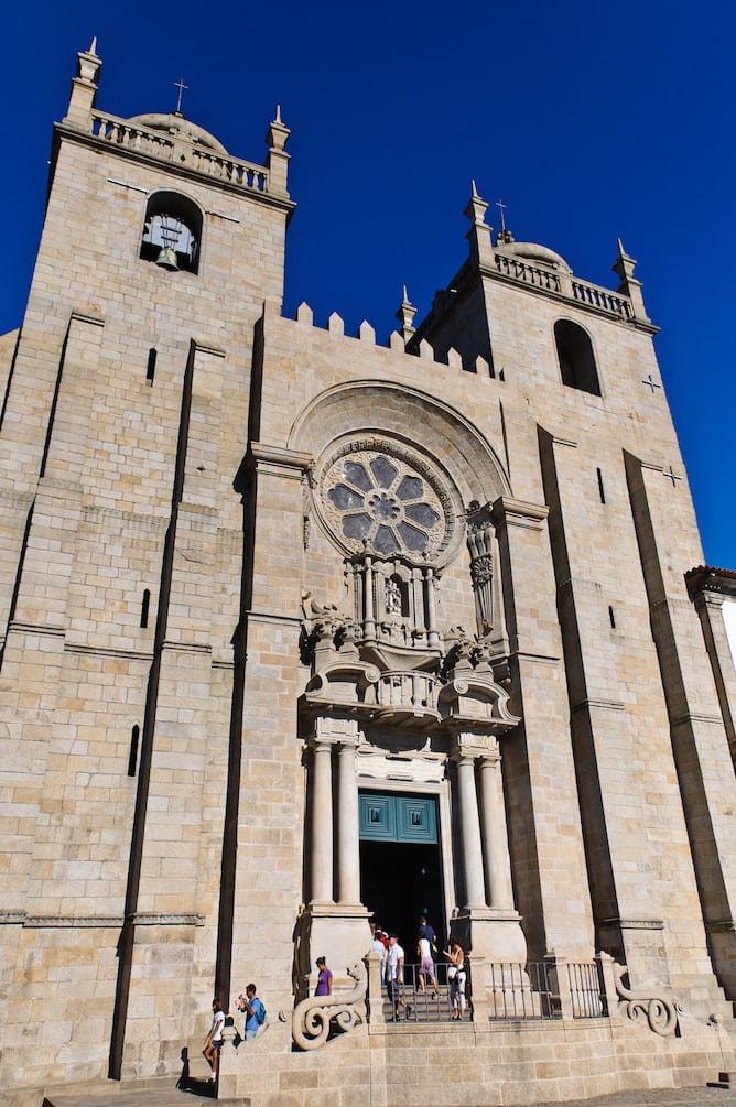 main facade porto cathedral