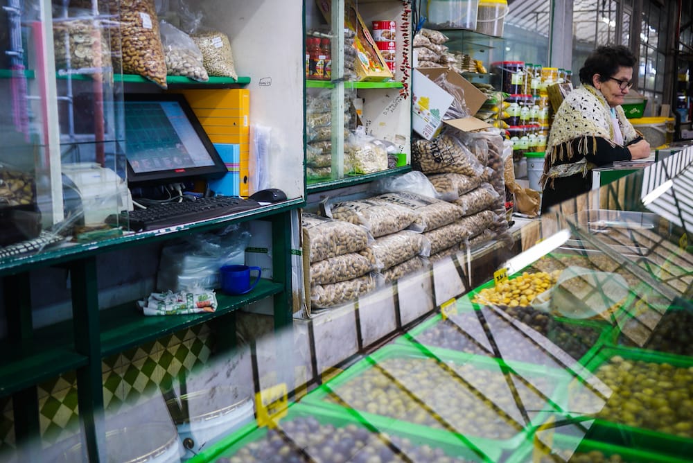 dried fruits vendor