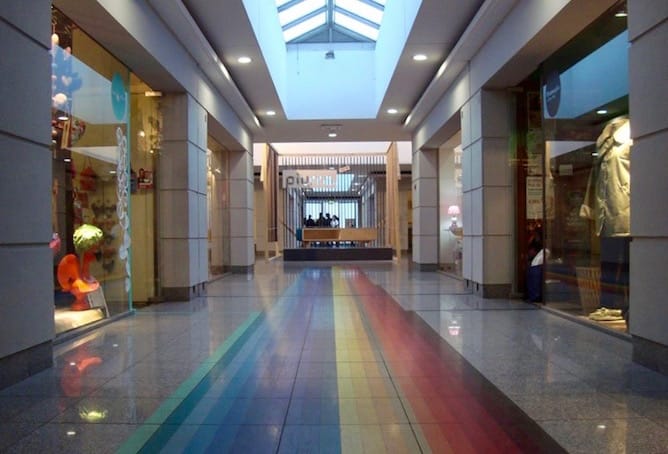 bairro romantico porto cedofeita onde comer centro comercial miguel bombarda