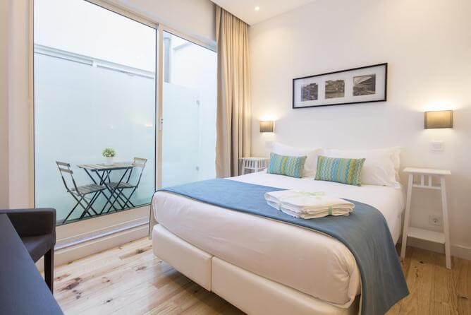 double bedroom with balcony mystay guesthouse porto cedofeita