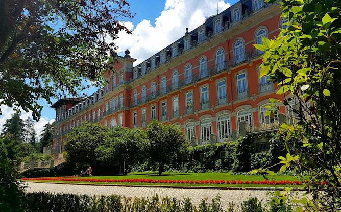 front facade vidago palace