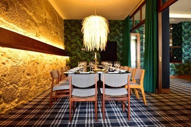where eat christmas porto restaurant rib beef wine