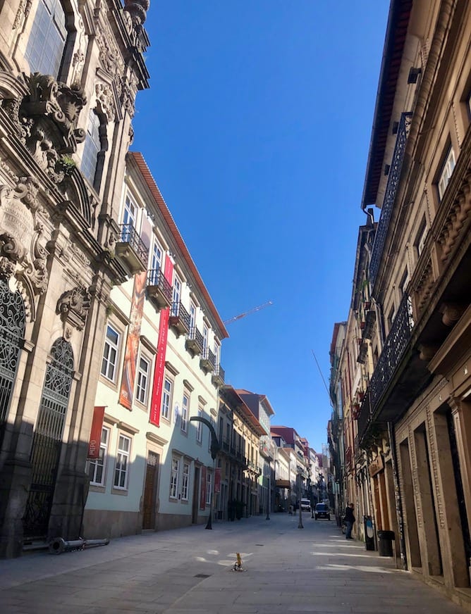 rua flores famous street porto