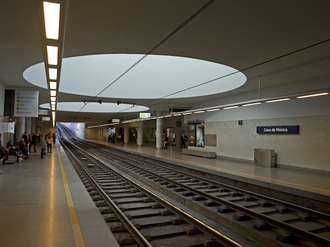 casa musica subway station porto