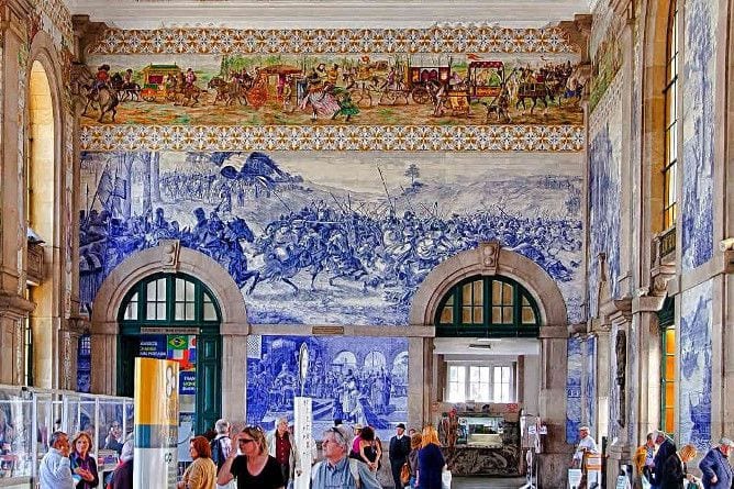 sao bento train station azulejo tiles porto