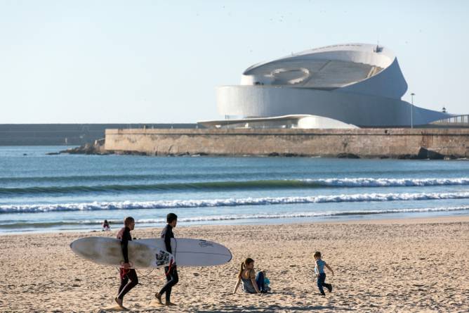 best beaches surfing porto