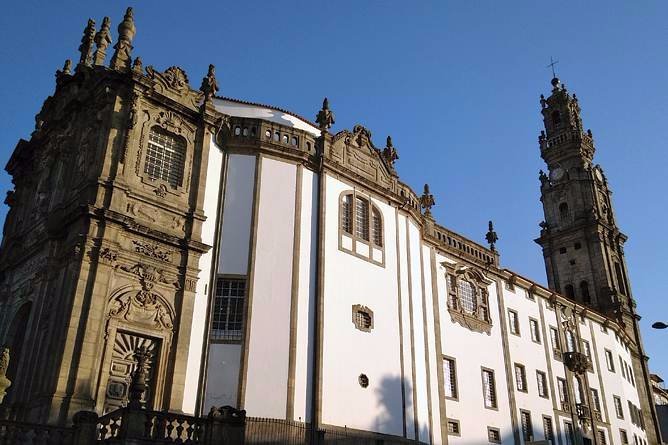 climbing clerigos tower porto