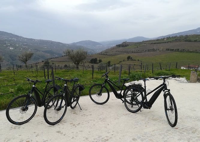 go on bike cycling outdoor activity douro valley