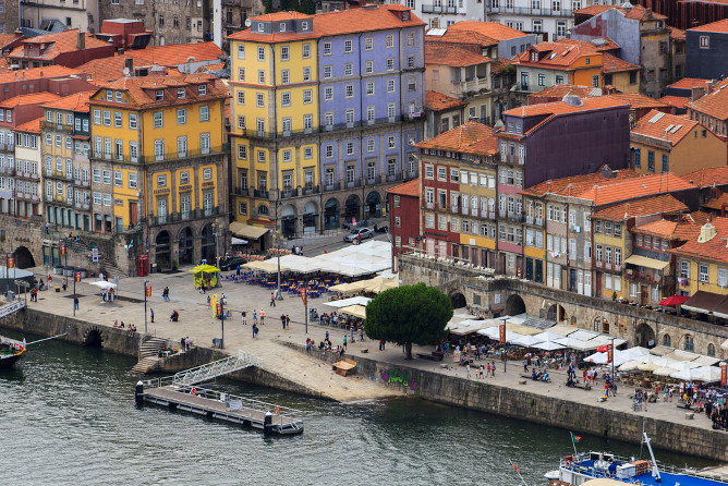 ribeira sqaure river douro