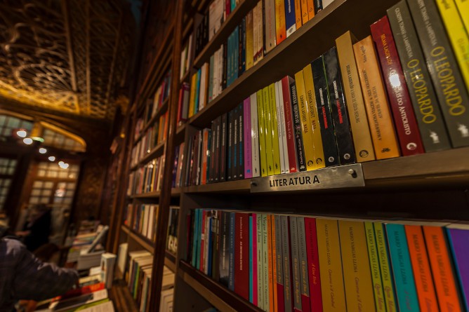 english bookstores porto