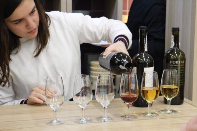 mercado bolhao temporario prova vinho
