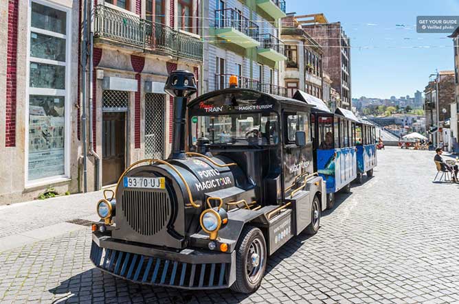 Aktivitäten für Kinder: Stadtrundfahrt durch Porto