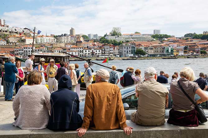 walkable porto taking break