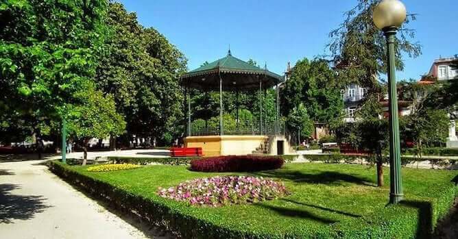 gazebo agramonte cemetery porto