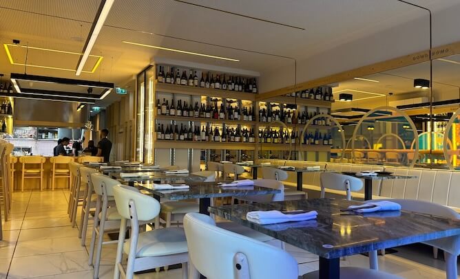 domodomo sushi restaurant porto dining room