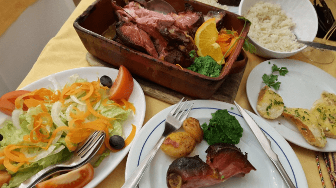 pork shank salad garlic bread antunes best traditional restaurants porto