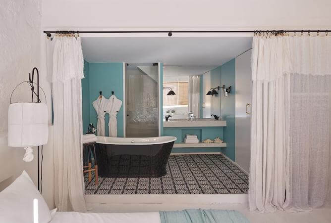 standalone bathtube cocorico luxury guest house porto