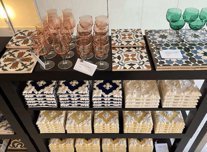 azulejo tiles fleurdelis shop porto