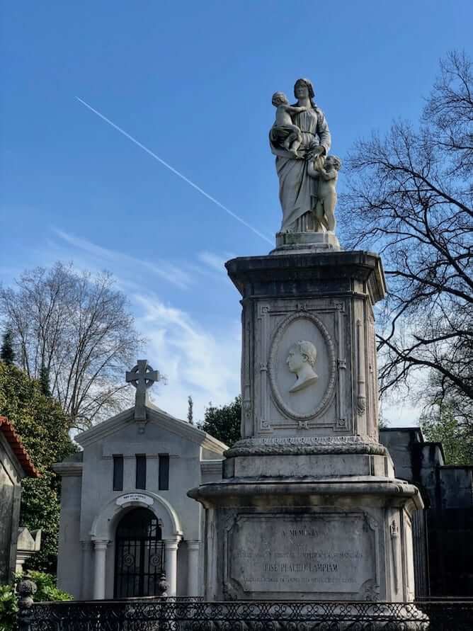 funeral statue prado repouso cemetery porto