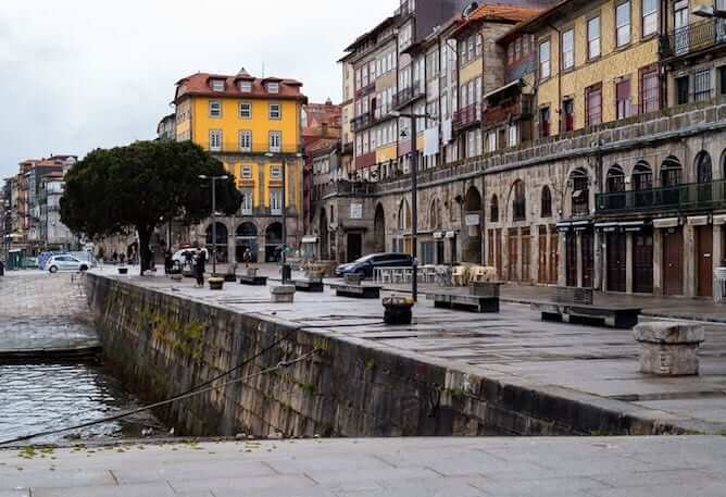 ruas vazias ribeira porto
