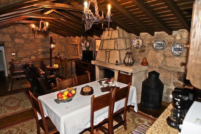 dining room casas cavaleiro eira hotels geres