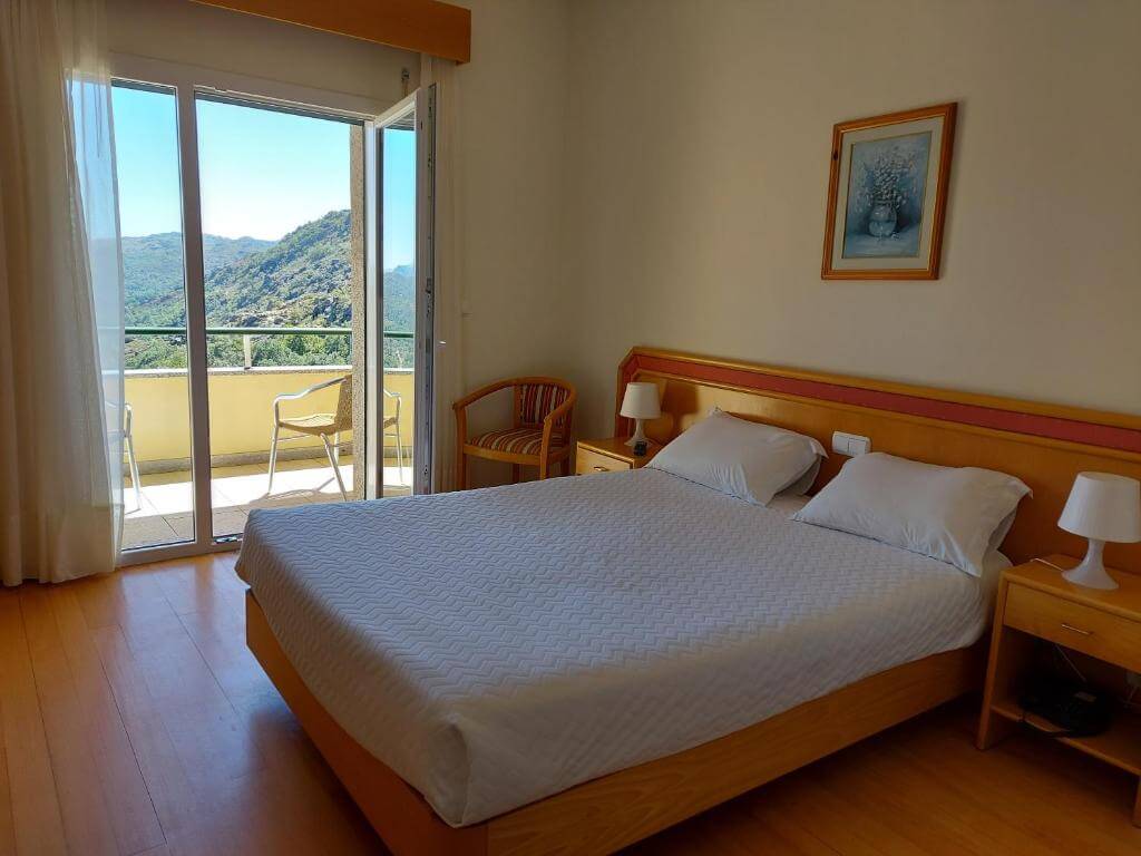 double bedroom hotel miracastro geres