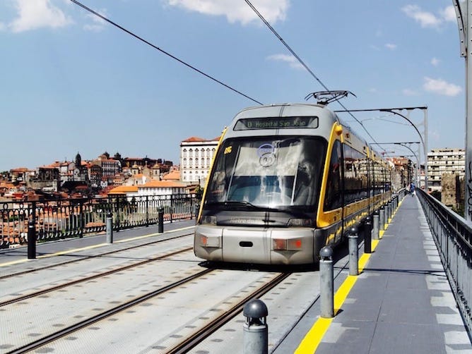 public transports porto subway