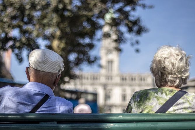 retired couple porto portugal