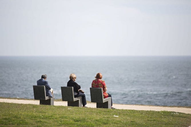 retired people porto