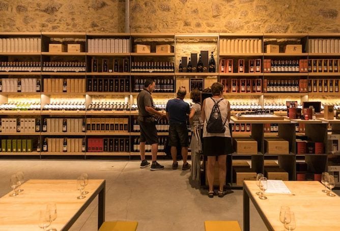 wine shop pocas port wine lodge porto