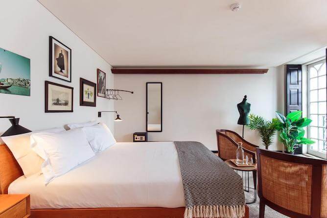 elegant double bedroom sandeman hostel porto