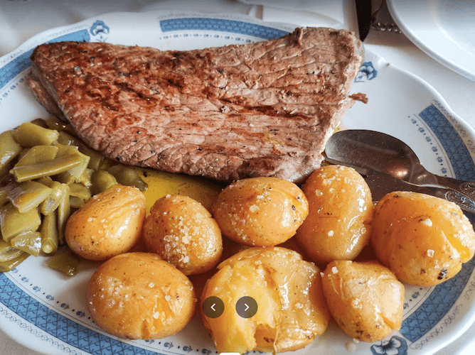 steak roasted potatoes restaurante miradouro castelo