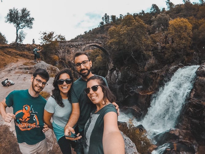 group friends ponte misarela geres