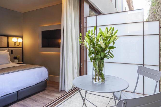 hotel virtudes bedroom with varanda