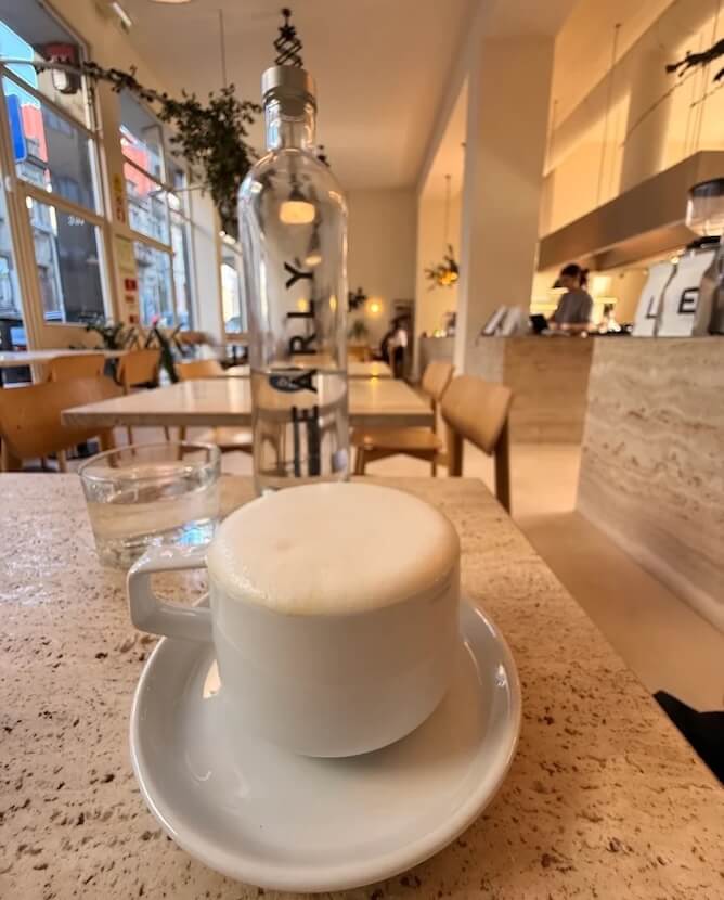 early cedofeita porto cappuccino