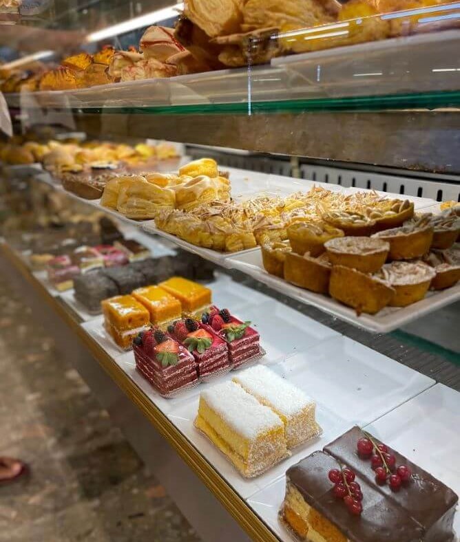 pastry shop bolhao porto bucket list