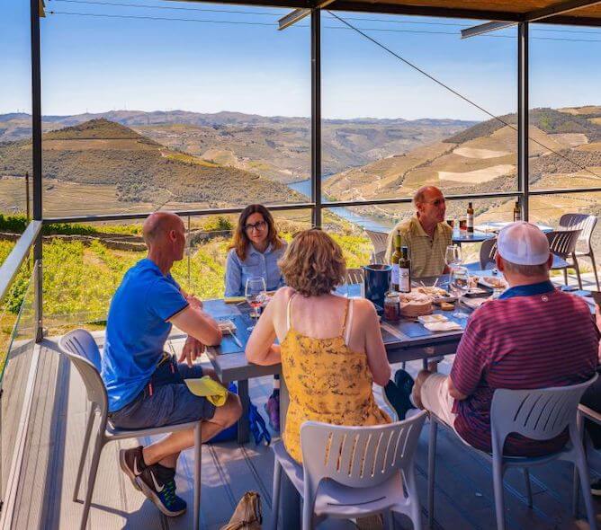 group having lunch douro valley viewpoint